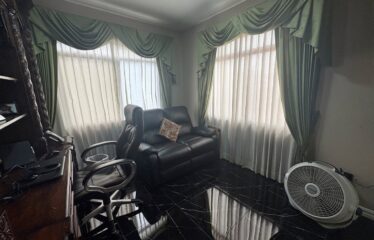 Venta de Condominio con 3 apartamentos en Lomas de Ayarco, Curridabat