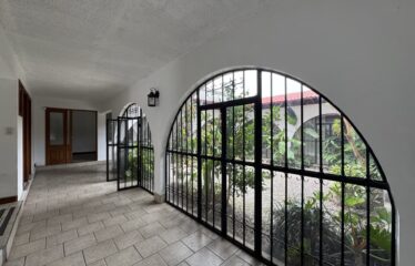 Alquiler de casa en Rohrmoser.
