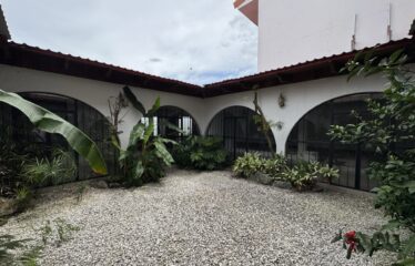Alquiler de casa en Rohrmoser.