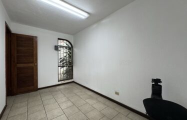 Alquiler de casa en Rohrmoser.