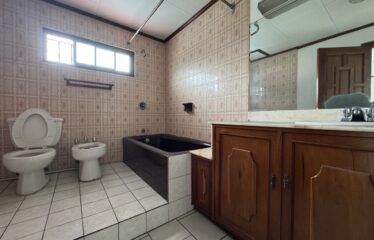 Alquiler de casa en Rohrmoser.