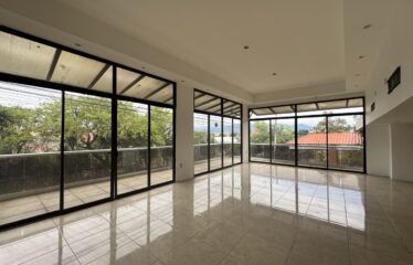 Alquiler de casa en Rohrmoser.