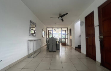 Alquiler de apartamento amueblado ubicado en Trejos Montealegre, Escazú.
