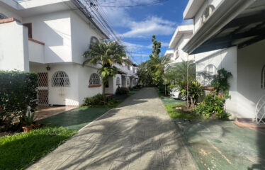 Alquiler de apartamento amueblado ubicado en Trejos Montealegre, Escazú.