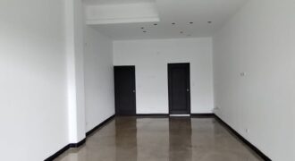 Alquiler de local en Pinares, Curridabat.