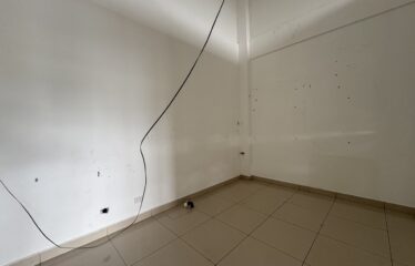 Alquiler de local en Villas de Ayarco, Curridabat.