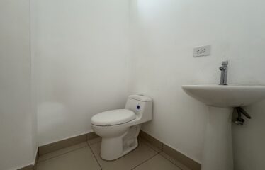 Alquiler de local en Villas de Ayarco, Curridabat.