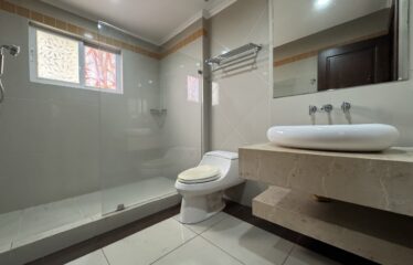 Alquiler de apartamento en condominio en Sabana, San José.