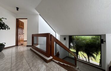 Venta de casa en Guayabos de Curridabat.