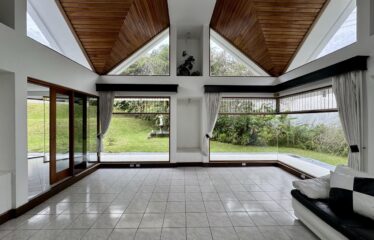 Venta de casa en Guayabos de Curridabat.