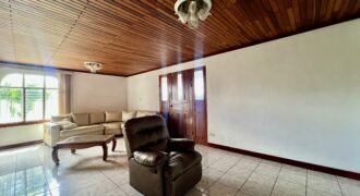 Alquiler de casa en Sabana Sur.