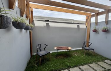 Alquiler de apartamento en condominio en Santa Ana.