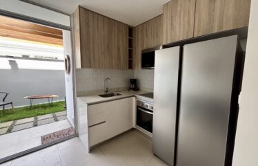 Alquiler de apartamento en condominio en Santa Ana.