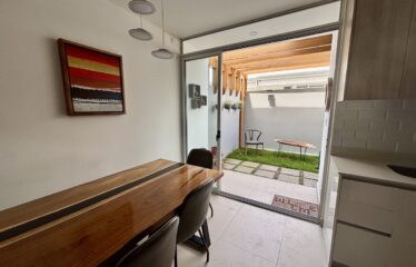 Alquiler de apartamento en condominio en Santa Ana.