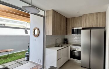 Alquiler de apartamento en condominio en Santa Ana.