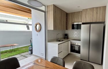 Alquiler de apartamento en condominio en Santa Ana.