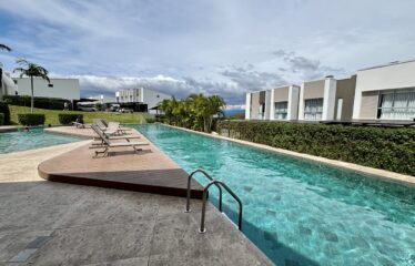 Alquiler de apartamento en condominio en Santa Ana.