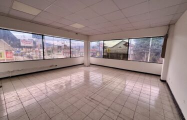 Alquiler de local comercial en San Pedro.
