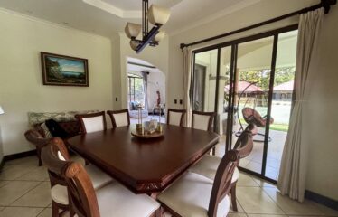 Alquiler de casa en condominio en Rio Oro, Santa Ana.