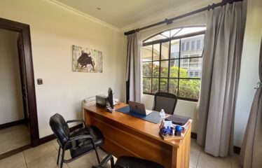 Alquiler de casa en condominio en Rio Oro, Santa Ana.