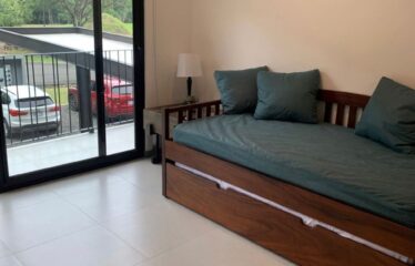 Venta de apartamento amueblado en condominio en Playa Hermosa, Puntarenas.