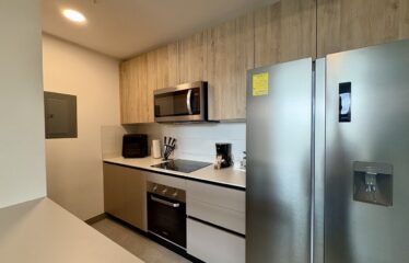 Alquiler de apartamento amueblado en condominio en Sabana.