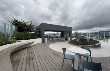 Alquiler de apartamento amueblado en condominio en Sabana.