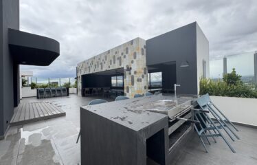 Venta de apartamento amueblado en condominio en Sabana.