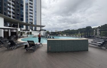 Venta de apartamento amueblado en condominio en Sabana.