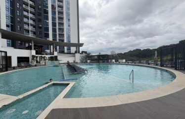 Alquiler de apartamento amueblado en condominio en Sabana.