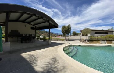 Furnished apartment for rent in a condominium in Curridabat