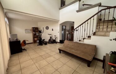 Venta de casa en condominio en Guayabos, Curridabat.