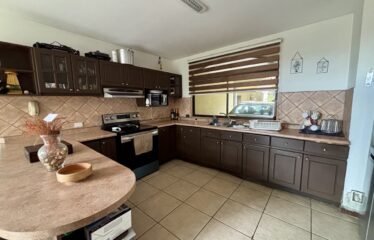 Venta de casa en condominio en Guayabos, Curridabat.