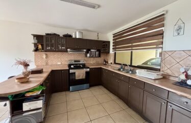 Venta de casa en condominio en Guayabos, Curridabat.