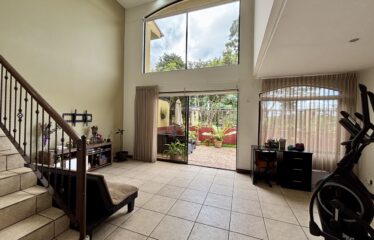 Venta de casa en condominio en Guayabos, Curridabat.