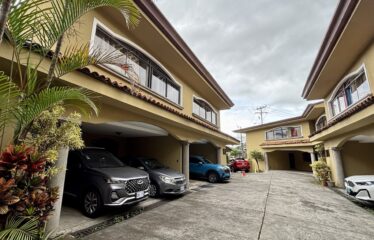 Venta de casa en condominio en Guayabos, Curridabat.