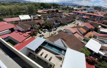 Alquiler de apartamento en condominio La Uruca, San José.