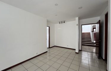 Alquiler de casa en Rohrmoser.