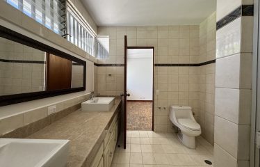 Alquiler de casa en Rohrmoser.