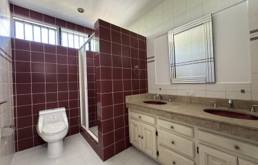 Alquiler de casa en Rohrmoser.