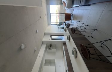 Venta de apartamento amueblado en condominio en La Uruca.