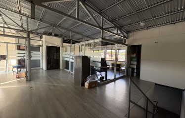 Alquiler de local comercial en Curridabat.