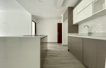 Apartment for sale in a condominium in Rohrmoser