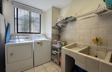 Venta de casa en condominio en San Rafael Escazú