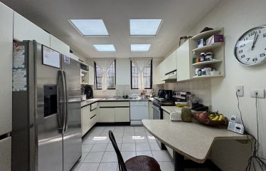 Venta de casa en condominio en San Rafael Escazú