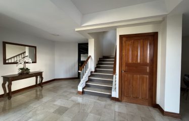Venta de casa en condominio en San Rafael Escazú