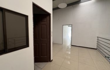 Alquiler de local comercial en Rohrmoser