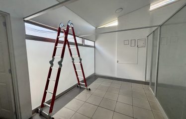 Alquiler de local comercial en Freses, Curridabat