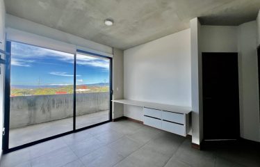 Venta de apartamento en condominio en La Uruca, San José