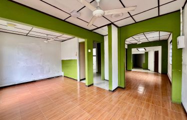 Venta de Local con apartamento en Rohrmoser